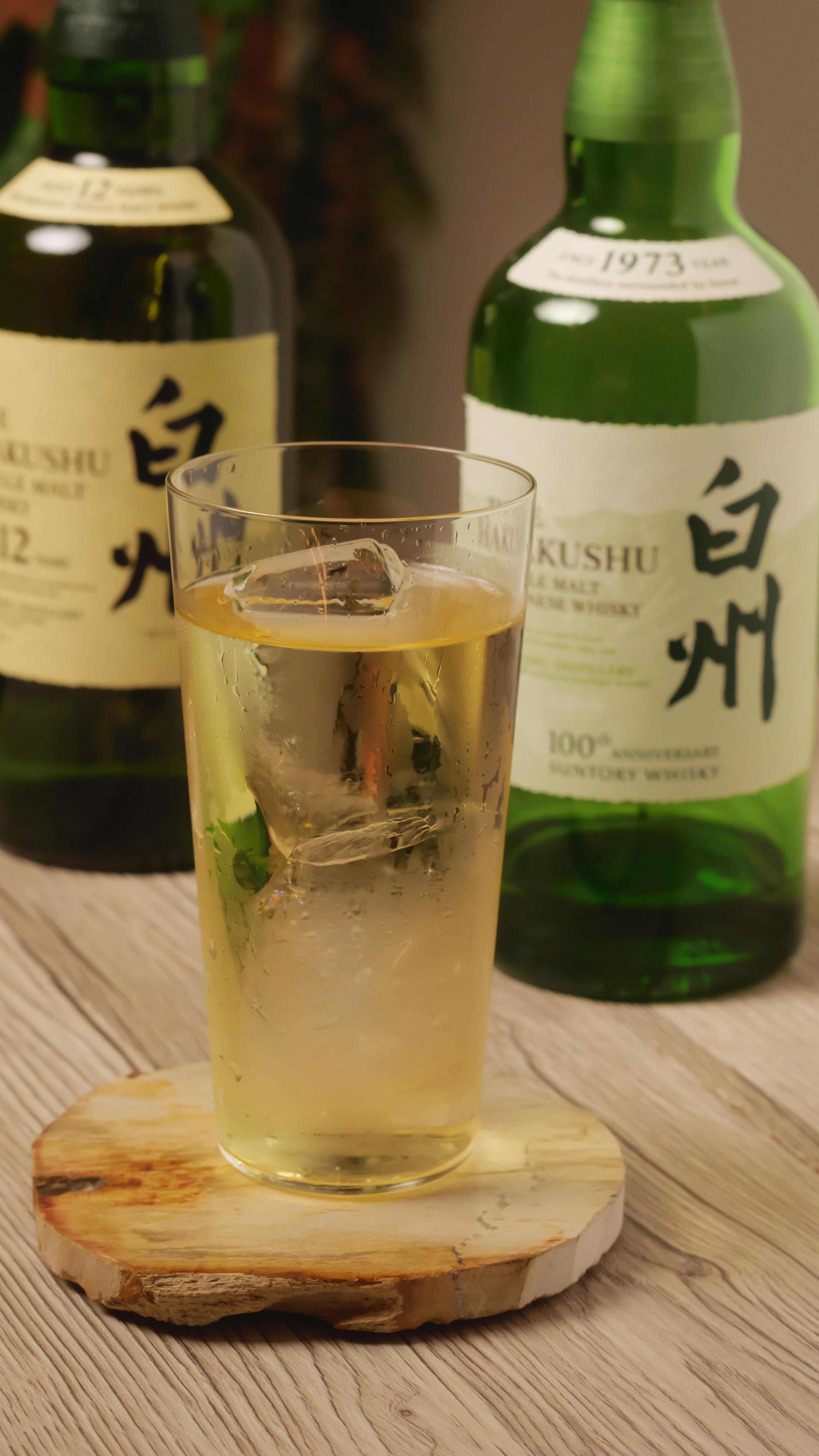 厳選されたウイスキーとカクテル